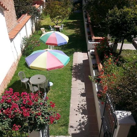Villa Oropeza Hostel Sucre Exterior photo
